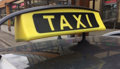 taxi-zeichen-c-stangl